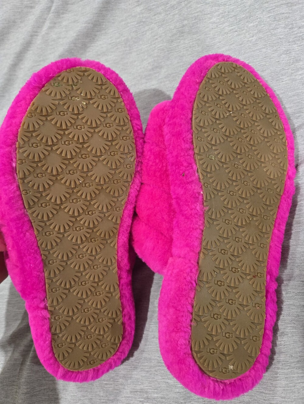 UGG Hot Pink Slippers Size 7 - Picture 3 of 3